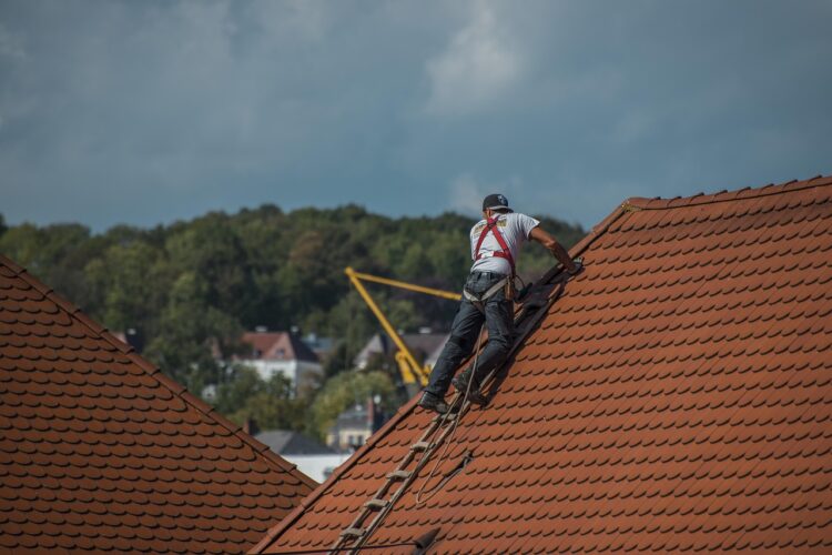 Techniques modernes de réparation de toiture : Innovation et efficacité au service de la durabilité