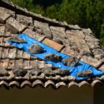 Comment réagir face à un dommage soudain sur votre toiture